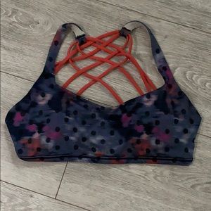 Lululemon free to be wild sports bra. Sz 6